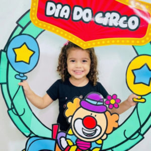 Bambolê para Fotos – Dia do Circo 🎪✨